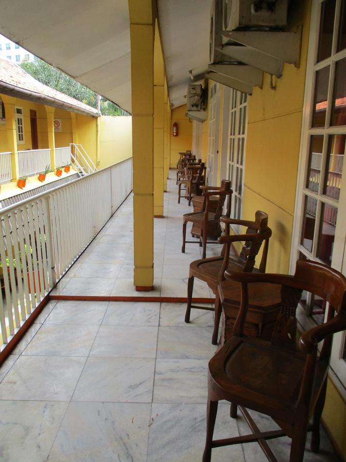 Hotel Tugu Asri Jakarta Buitenkant foto
