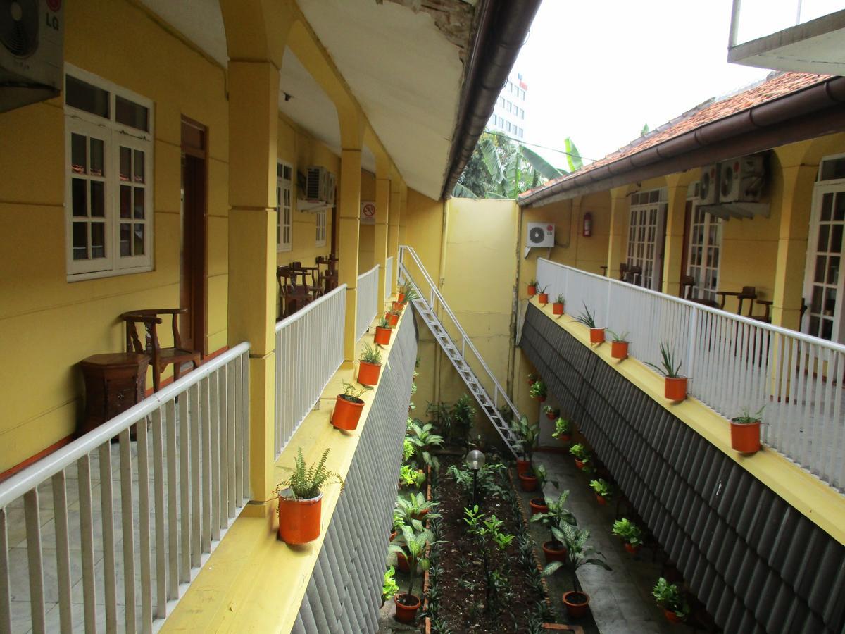 Hotel Tugu Asri Jakarta Buitenkant foto